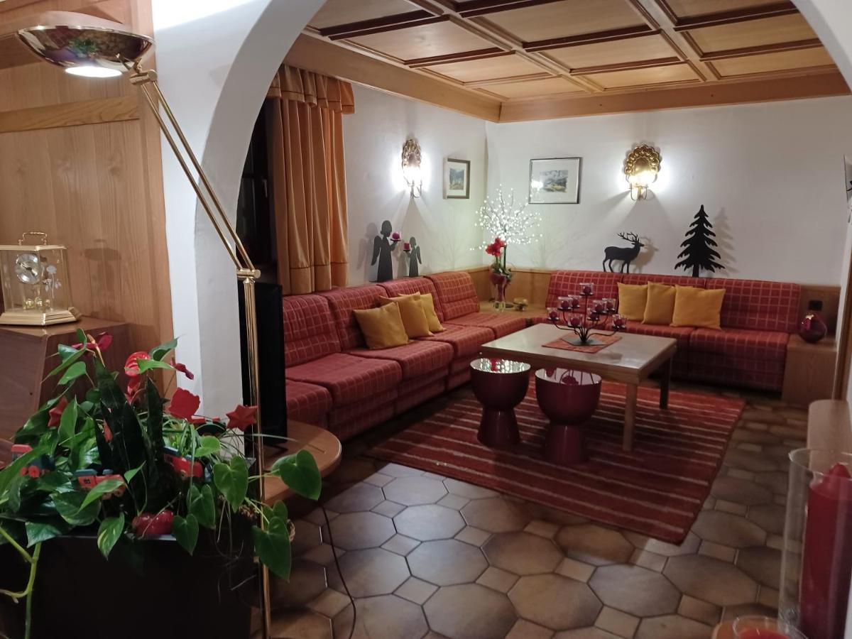 Panorama Garni Ingrid Hotel Dobbiaco Kültér fotó